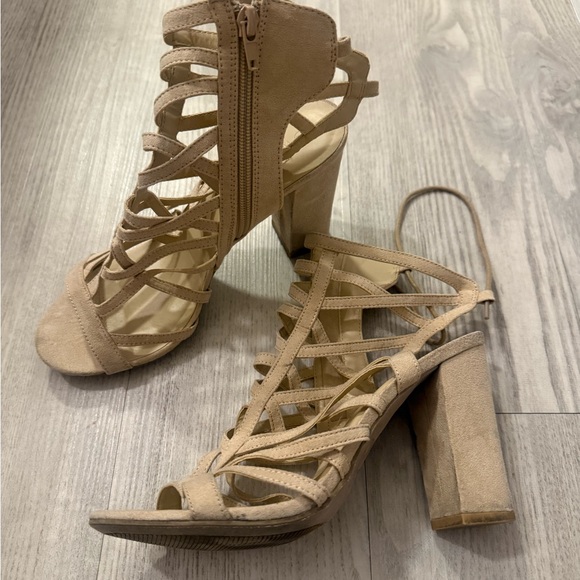 Shoes - Tan Strappy Heels